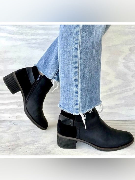 Kork-Ease Shoes - Korks Sonya Women’s Sz 9 M Black Nubuck & Distressed Suede Zip Up Ankle Bootie